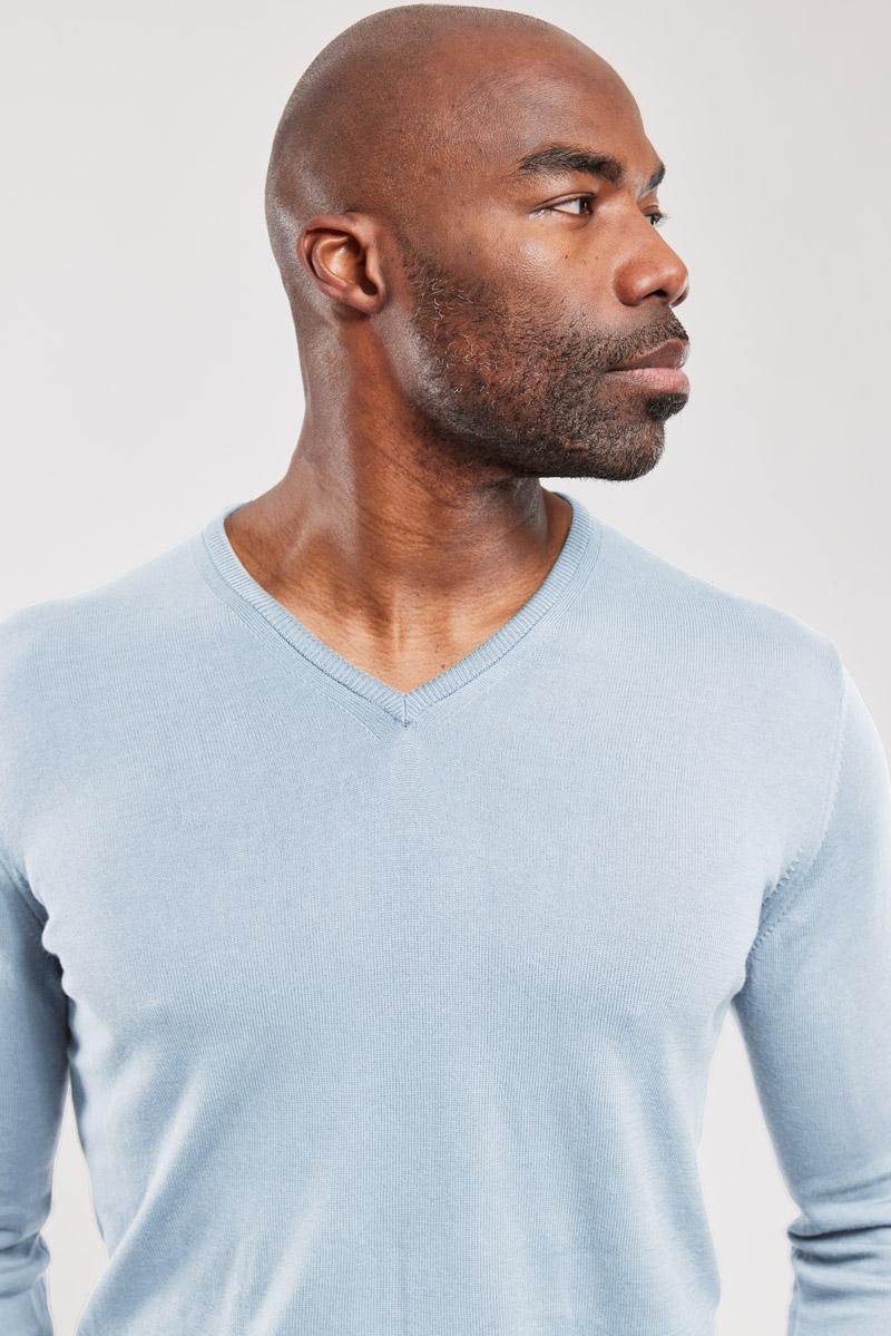 Light blue v neck jumper mens on sale